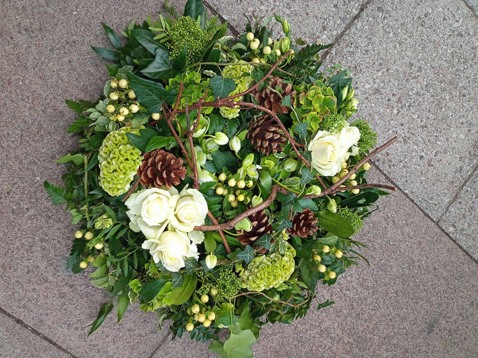 Click to expand Posies & Baskets 7a Woodland posy