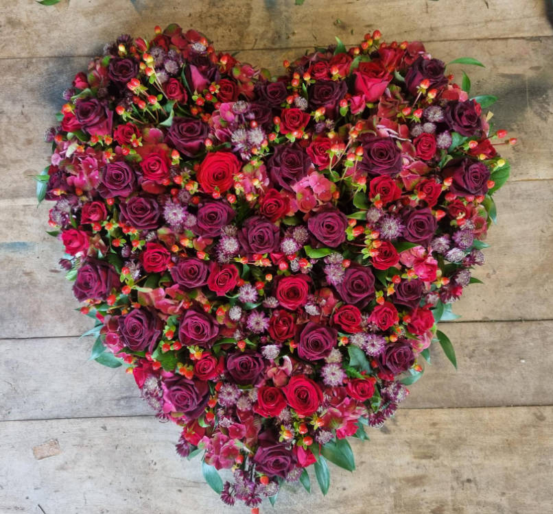 Click to expand Hearts, Cushions & Pillows 6a