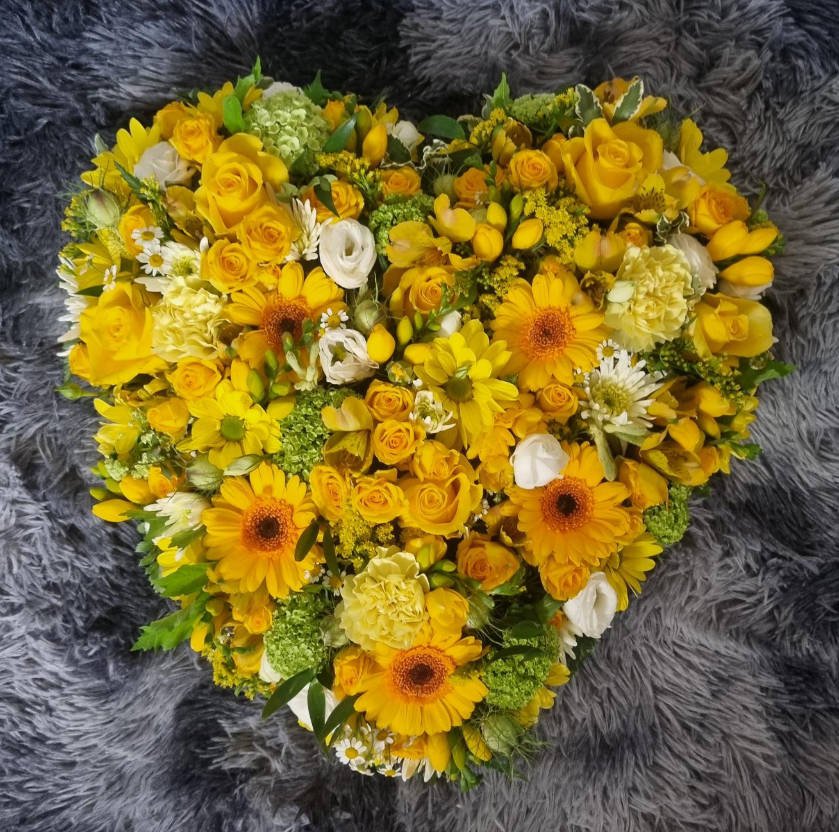 Click to expand Hearts, Cushions & Pillows 7a
